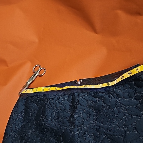 Ann Taylor  black  lace  overlay  skirt - Picture 3 of 11